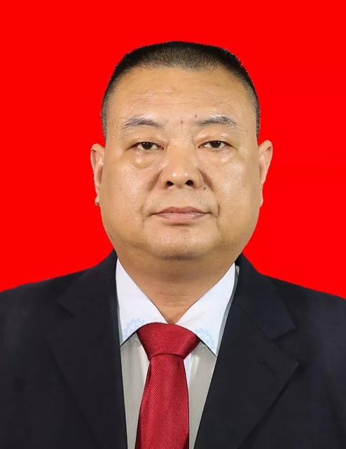 游艇会yth工会主席肖治富先生.jpg