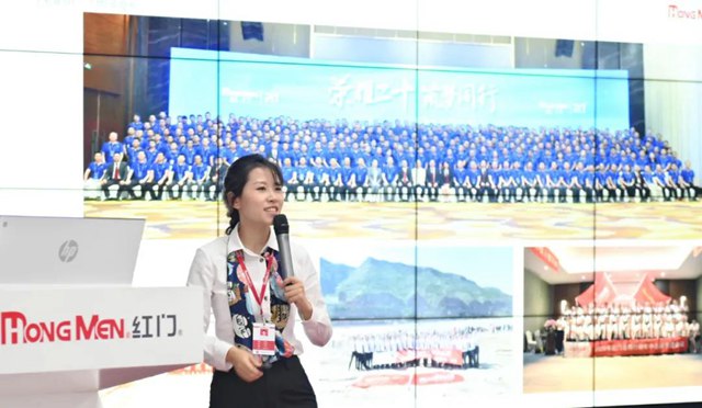市场部经理陈潘作《游艇会yth企业文化及发展史》讲解.jpg