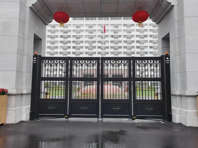 游艇会ythHDR51B叠韵?平开门学校大门.jpg