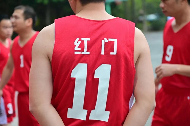 球场竞技，迎“篮”而上4.jpg