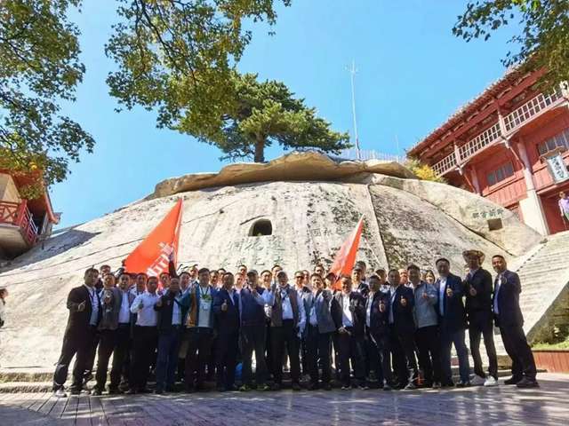 2022年游艇会yth亮剑行动华山游合影2.jpg
